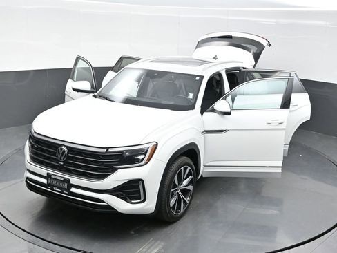 Used 2025 Volkswagen Atlas Cross Sport SEL Premium R-Line image 33