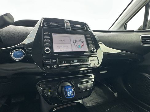 Used 2022 Toyota Prius LE image 7