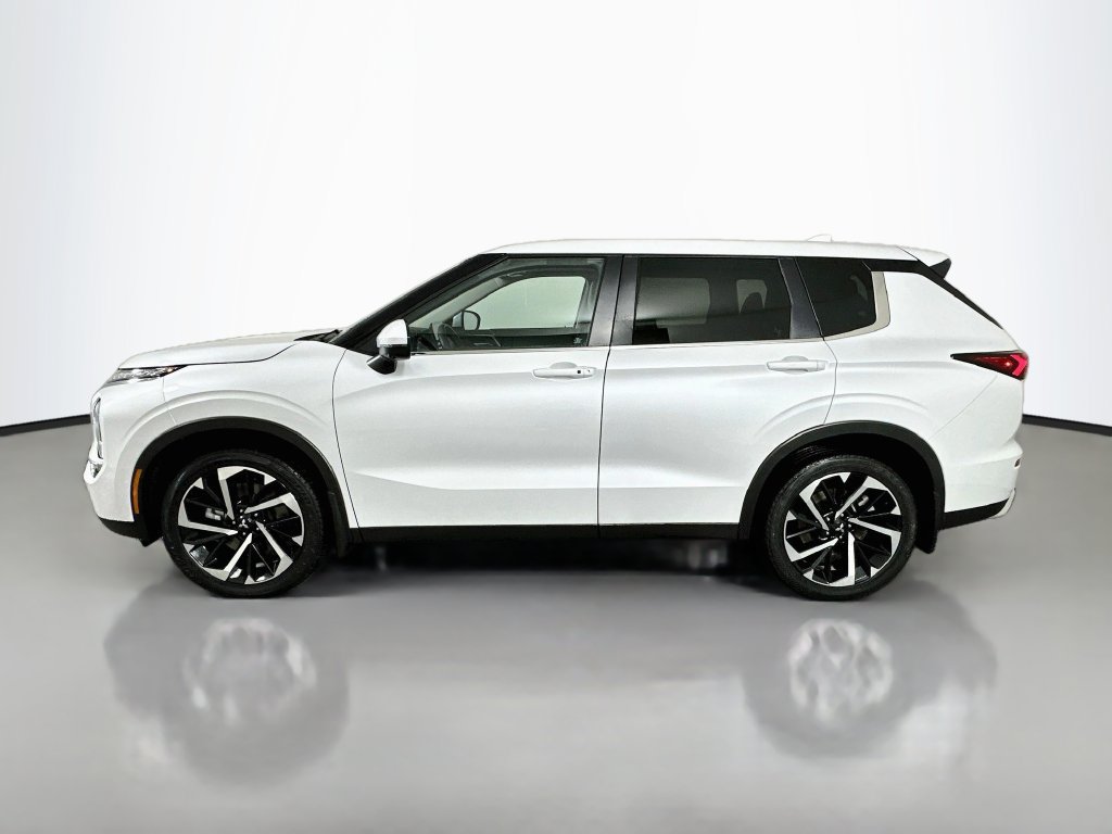 Used 2024 Mitsubishi Outlander SE AWD/4WD image 8