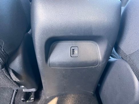 Used 2024 Nissan Sentra SV image 9