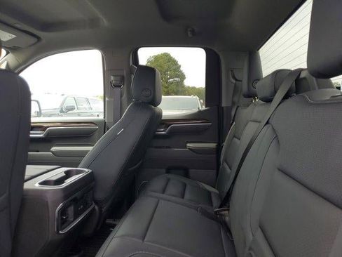 New 2025 GMC Sierra 1500 Elevation image 10