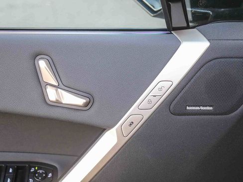 Used 2026 BMW iX xDrive45 image 18