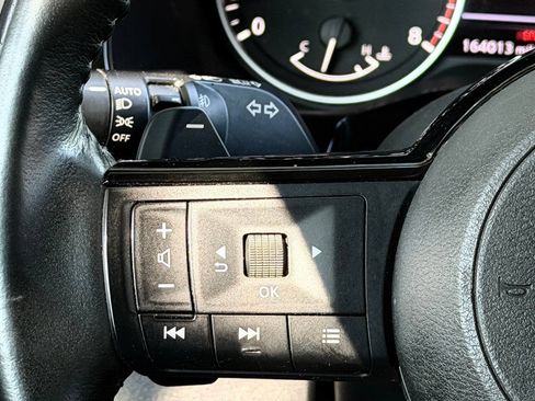 Used 2022 Nissan Pathfinder SL FWD image 60