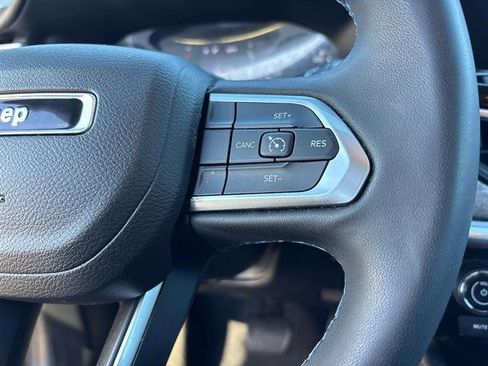 Used 2022 Jeep Compass Latitude image 18