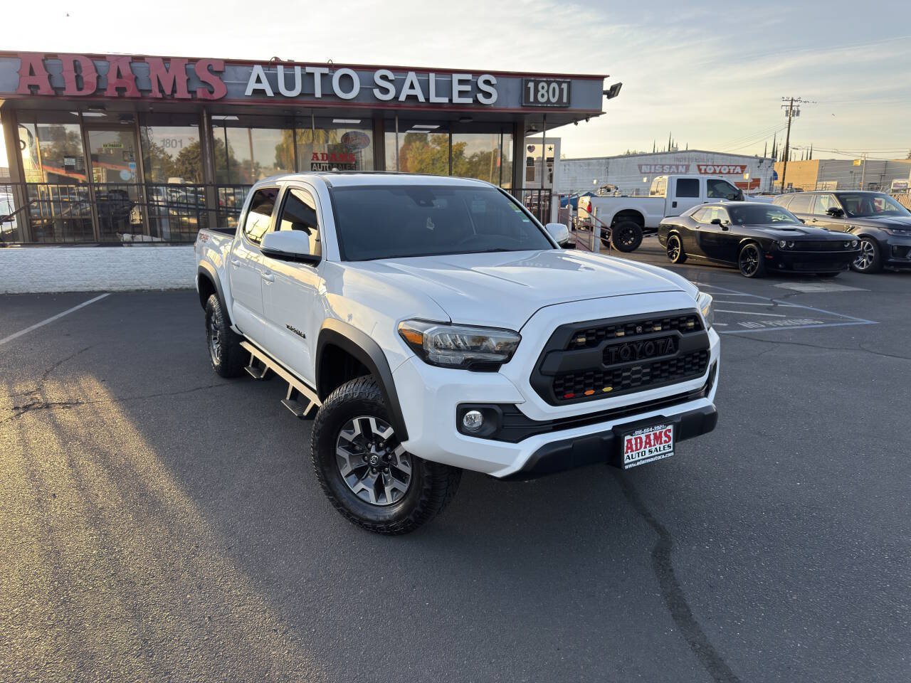 Used 2021 Toyota Tacoma TRD Off-Road w/ TRD Premium Off Road Package AWD/4WD image 1