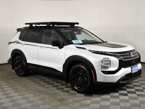 New 2026 Mitsubishi Outlander AWD image 4