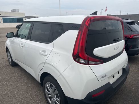 Used 2022 Kia Soul LX image 22