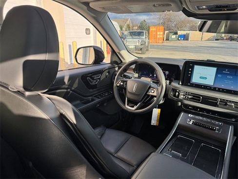 New 2026 Lincoln Aviator Reserve image 18