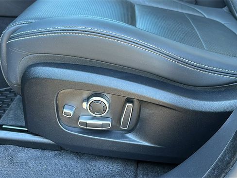 Certified 2025 Jaguar F-PACE R-Dynamic S image 10