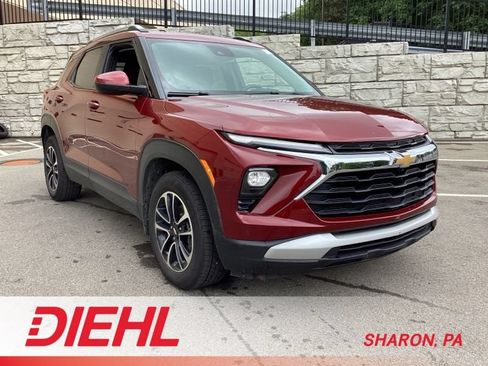 Used 2024 Chevrolet TrailBlazer LT w/ Convenience Package AWD/4WD image 1