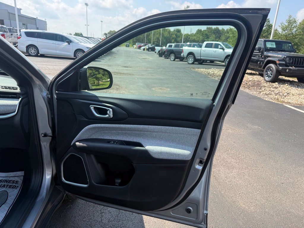 Certified 2024 Jeep Compass Latitude AWD/4WD image 48