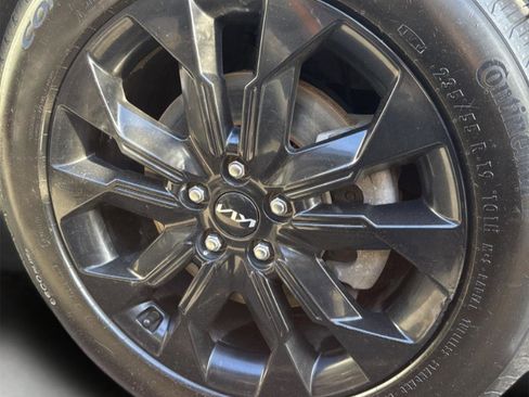 Used 2023 Kia Carnival SX FWD image 3