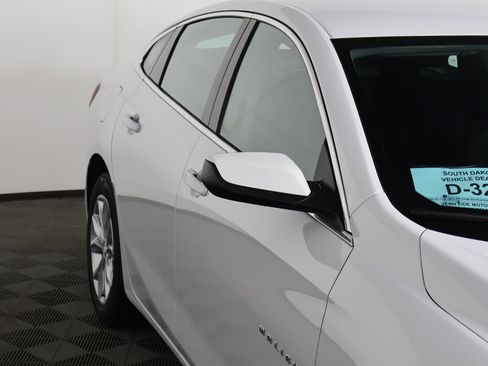 Used 2023 Chevrolet Malibu LT image 14