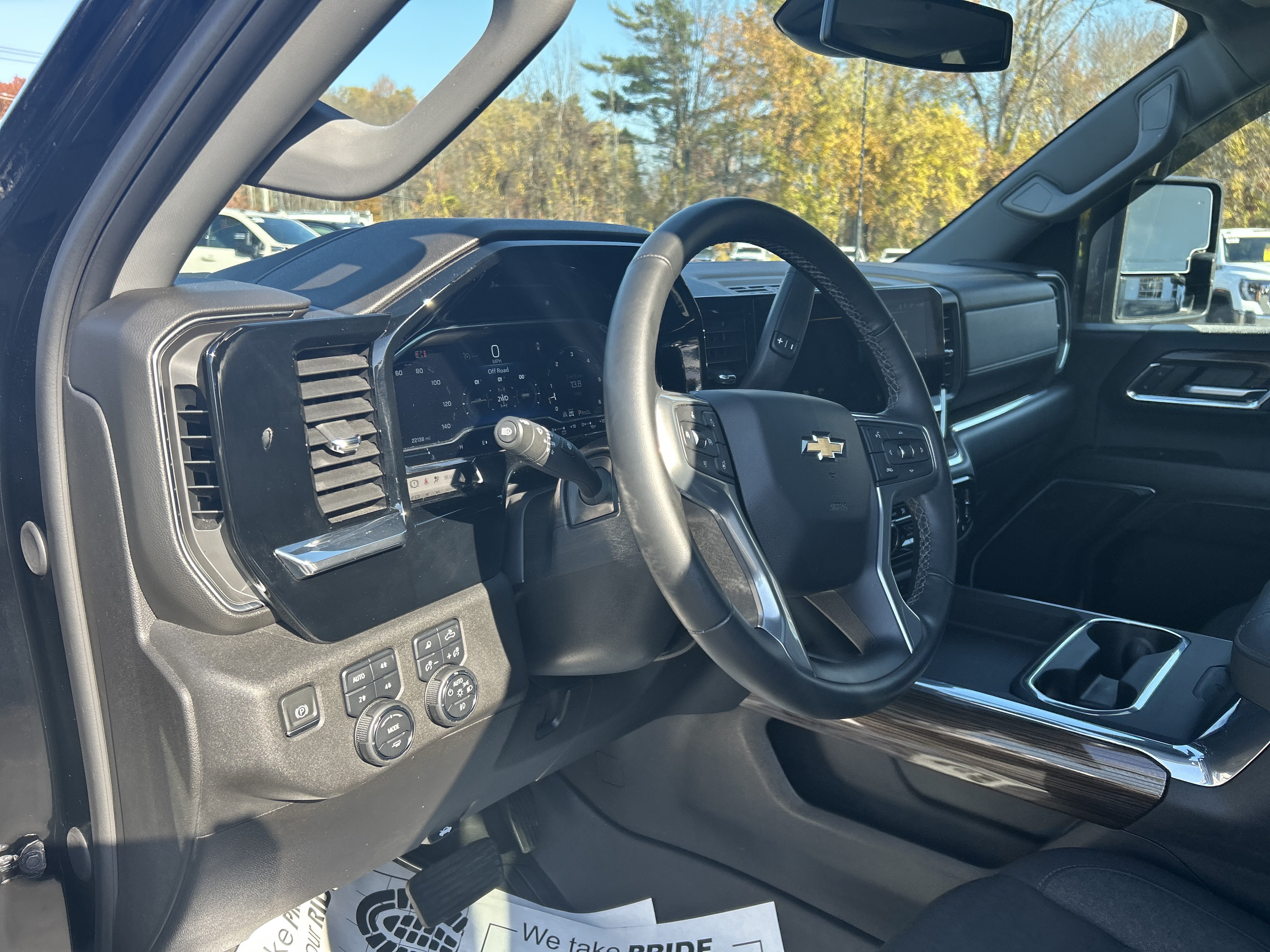 Used 2024 Chevrolet Silverado 2500 LT AWD/4WD image 19