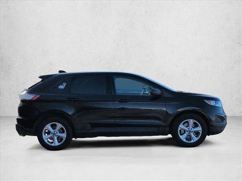 Used 2017 Ford Edge SE image 13
