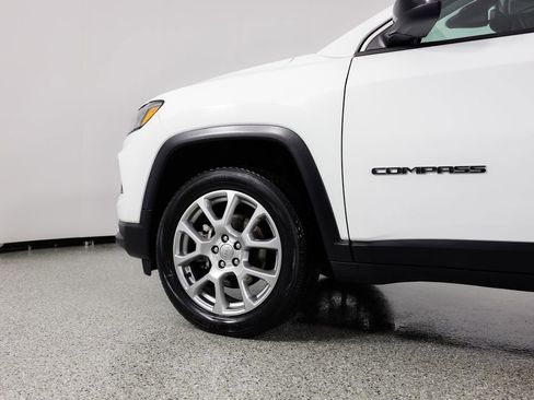 Used 2022 Jeep Compass Latitude image 6