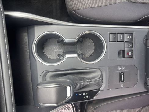 Used 2025 Toyota Highlander LE FWD image 40
