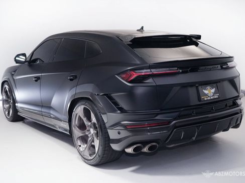 Used 2023 Lamborghini Urus Performante AWD/4WD image 7