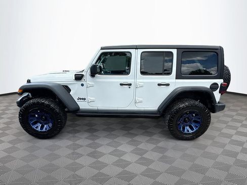 Used 2023 Jeep Wrangler Unlimited Rubicon 4xe AWD/4WD image 9