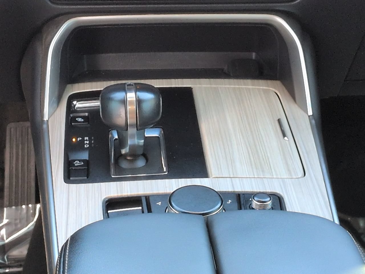 Used 2024 MAZDA CX-90 Plug-In Hybrid w/ Preferred AWD/4WD image 18