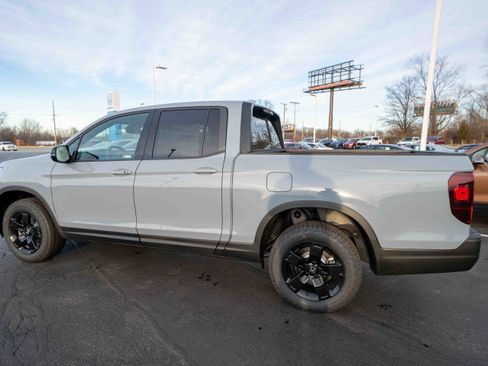 New 2026 Honda Ridgeline Black Edition image 4