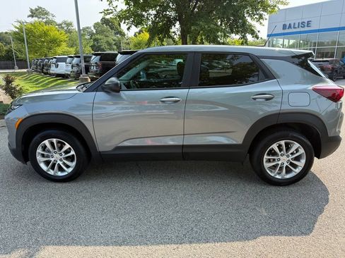 Used 2026 Chevrolet TrailBlazer LS w/ LS Convenience Package FWD image 2