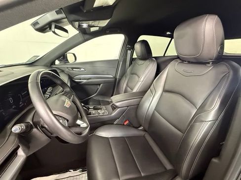 Used 2025 Cadillac XT4 Premium Luxury FWD image 7