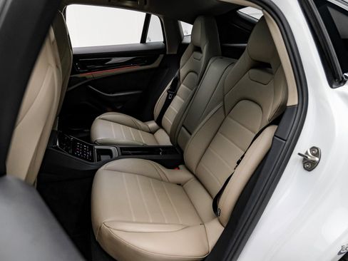 Used 2025 Porsche Panamera w/ Premium Package image 72