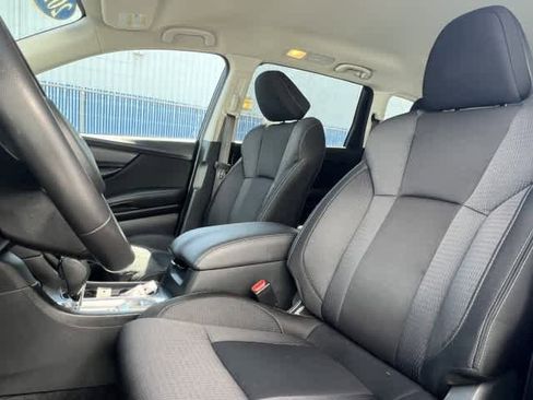 Used 2024 Subaru Ascent Premium w/ Convenience Package image 12