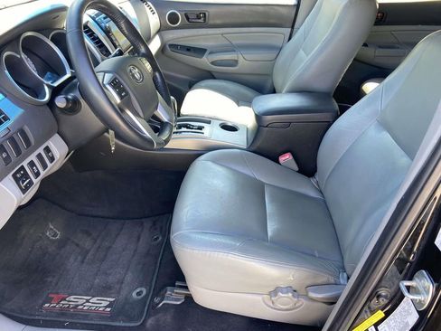 Used 2013 Toyota Tacoma 4x4 Double Cab w/ SR5 Pkg image 16