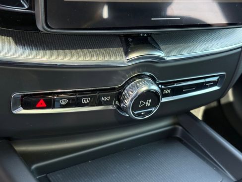 New 2026 Volvo XC60 B5 Ultra w/ Protection Package Premier image 17