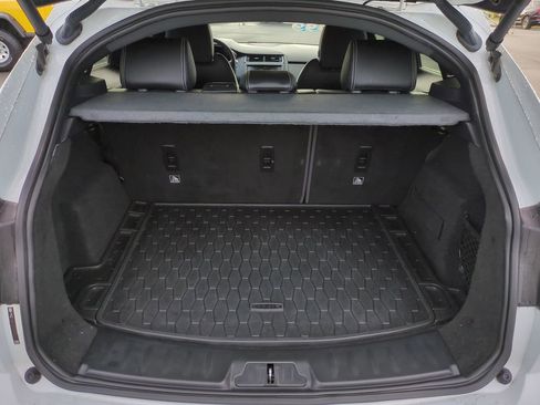 Used 2019 Jaguar E-PACE R-Dynamic HSE image 13