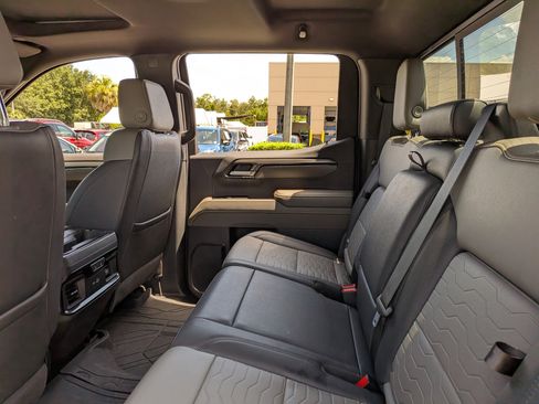 Used 2023 Chevrolet Silverado 1500 ZR2 w/ Technology Package AWD/4WD image 14