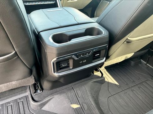 Used 2024 GMC Sierra 2500 Denali w/ Technology Package AWD/4WD image 11
