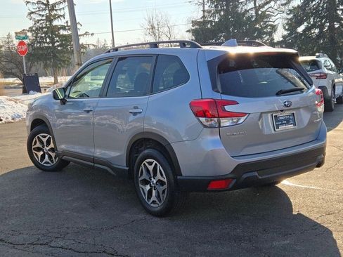Used 2023 Subaru Forester Premium image 12