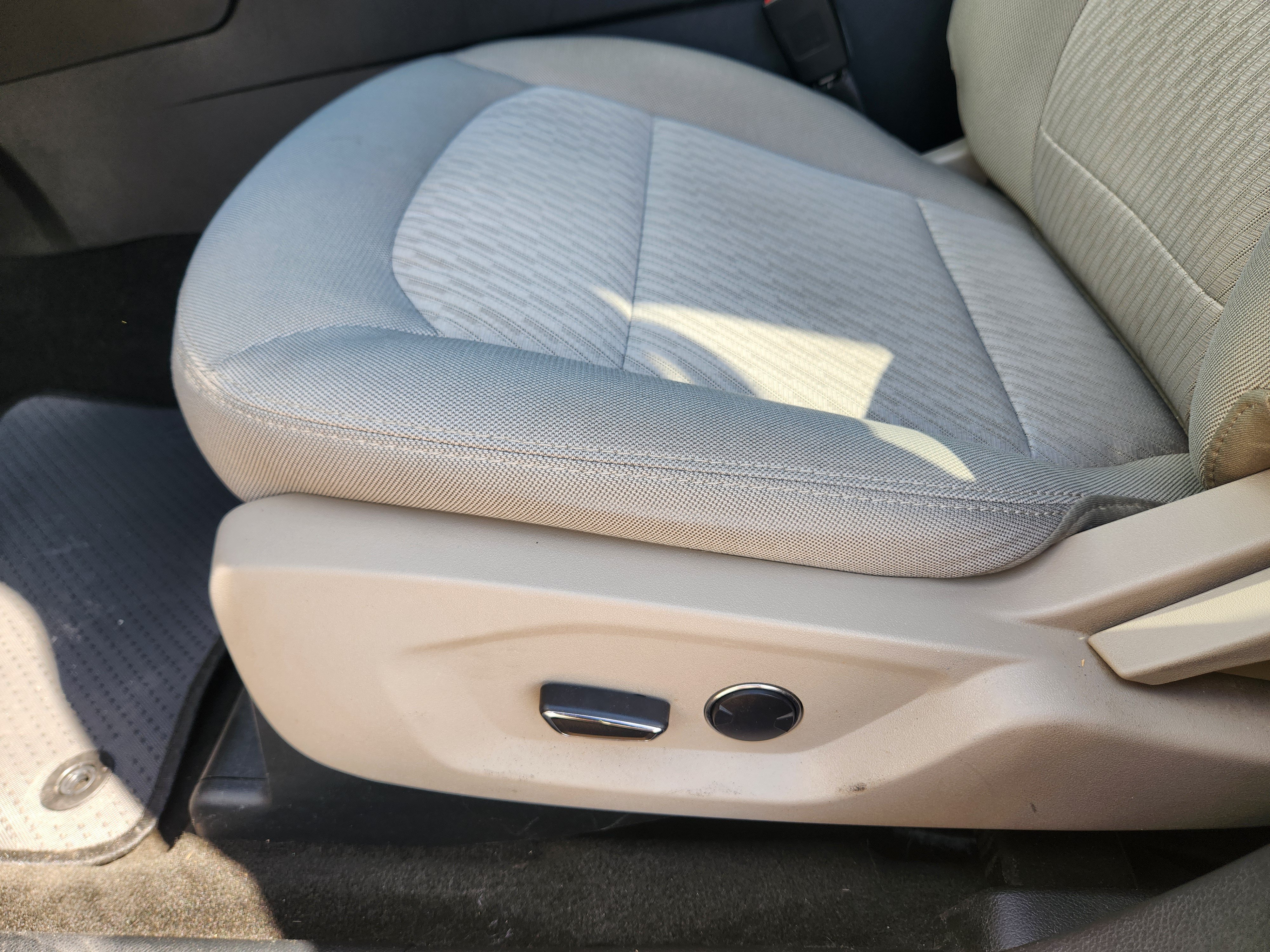 Used 2018 Ford Explorer FWD image 18