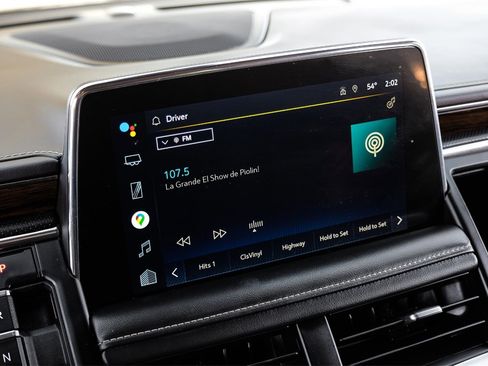 Used 2022 Chevrolet Suburban Premier image 29