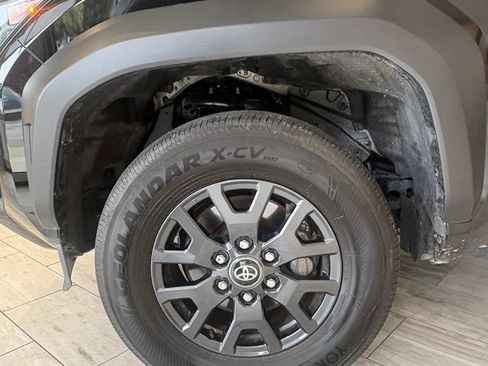 Used 2025 Toyota 4Runner SR5 AWD/4WD image 9
