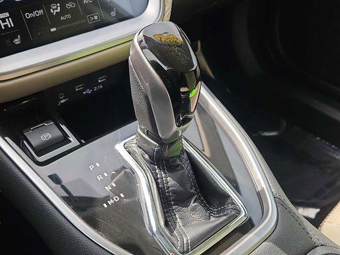 Used 2021 Subaru Outback Premium image 21