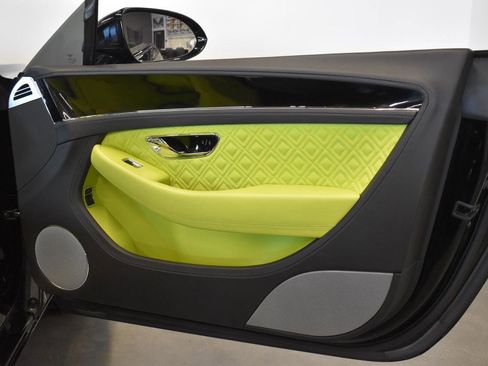 Used 2021 Bentley Continental GT image 26