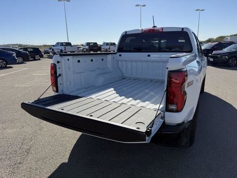 Used 2024 Chevrolet Colorado Z71 image 8