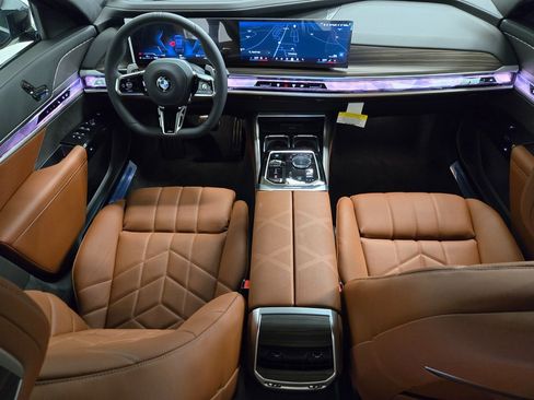 New 2025 BMW 760i xDrive w/ Executive Package image 17