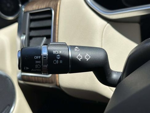 Used 2019 Land Rover Range Rover Sport HSE AWD/4WD image 42