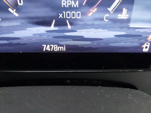 Used 2026 Chevrolet Traverse LT w/ Midnight/Sport Edition FWD image 4