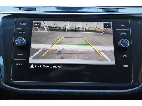 Used 2022 Volkswagen Tiguan SE AWD/4WD image 25