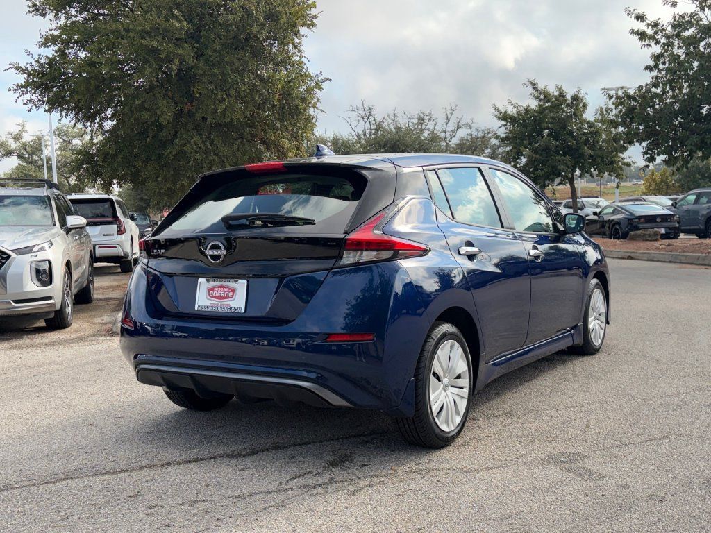 Used 2025 Nissan Leaf S FWD image 5