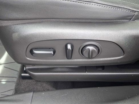 Certified 2021 Buick Encore GX Essence w/ Advanced Technology Package AWD/4WD image 29