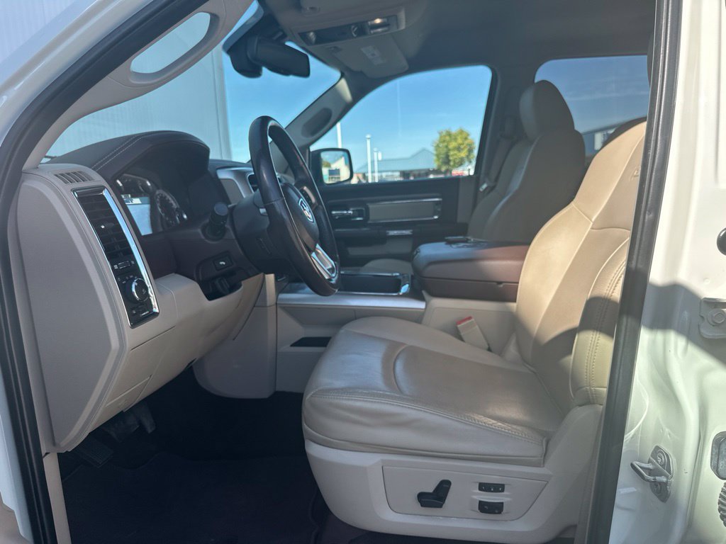 Used 2017 RAM 1500 Laramie w/ Convenience Group AWD/4WD image 14