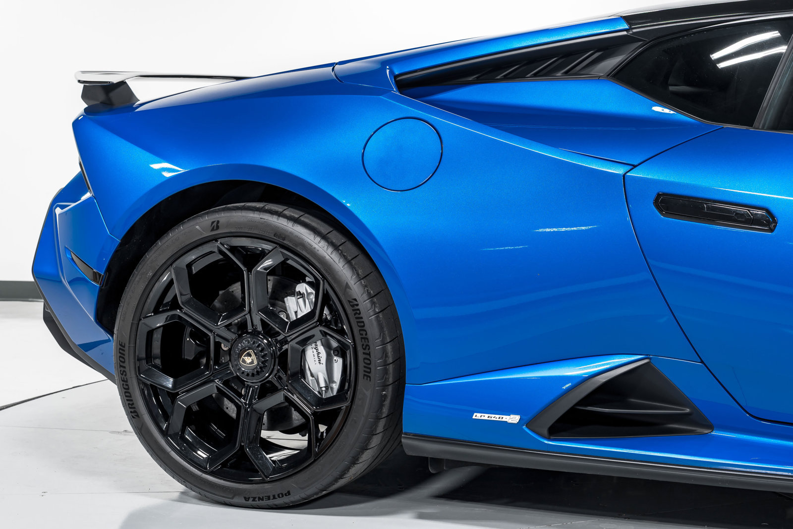 Used 2023 Lamborghini Huracan Tecnica RWD image 47