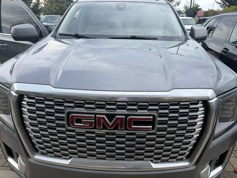 Used 2022 GMC Yukon Denali w/ Denali Premium Package AWD/4WD image 2